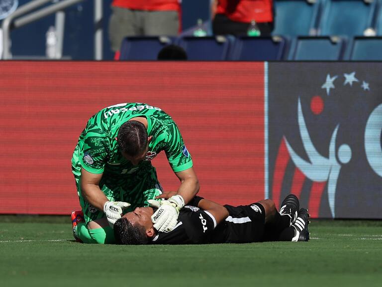 Copa América 2024: Árbitro se desploma por golpe de calor en pleno partido