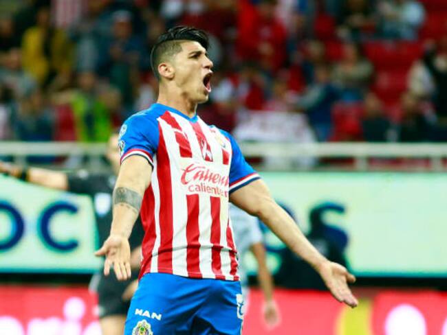 Alan Pulido regresa a Chivas como refuerzo para el Clausura 2025