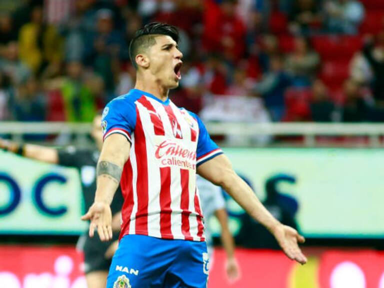 Alan Pulido regresa a Chivas como refuerzo para el Clausura 2025