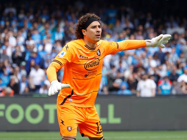 Guillermo Ochoa en el Xl ideal de la Serie A ¡otra vez!