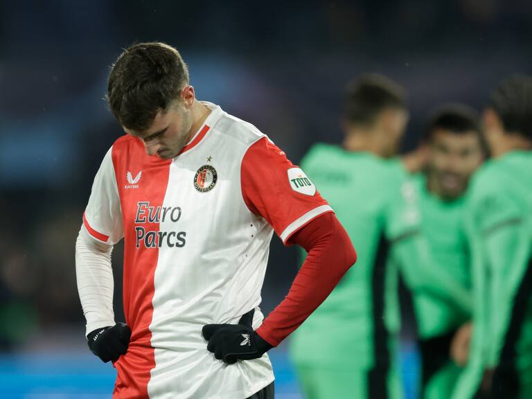Champions League: Santiago Giménez marca autogol en la eliminación del Feyenoord en la Champions League