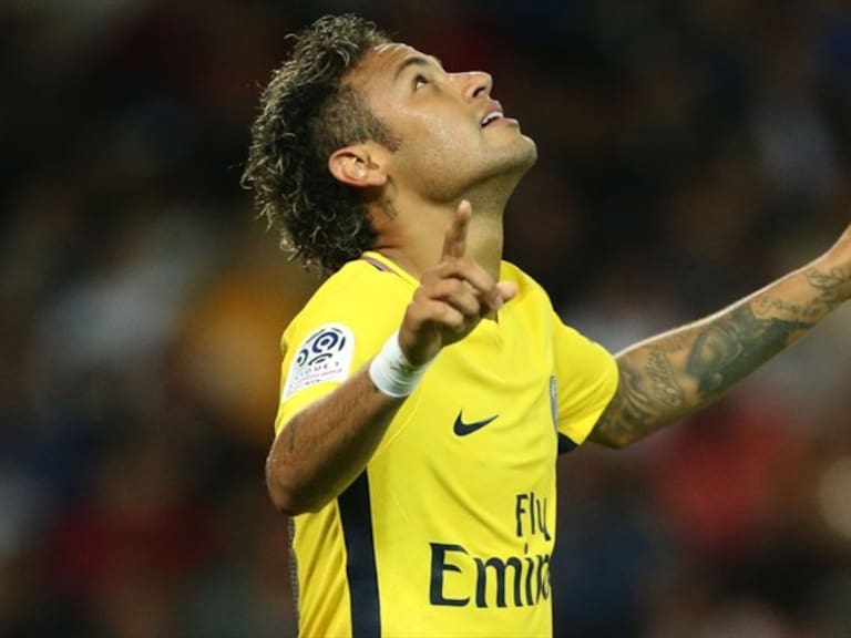 Neymar festeja su primer gol con el PSG. Foto: Getty Images