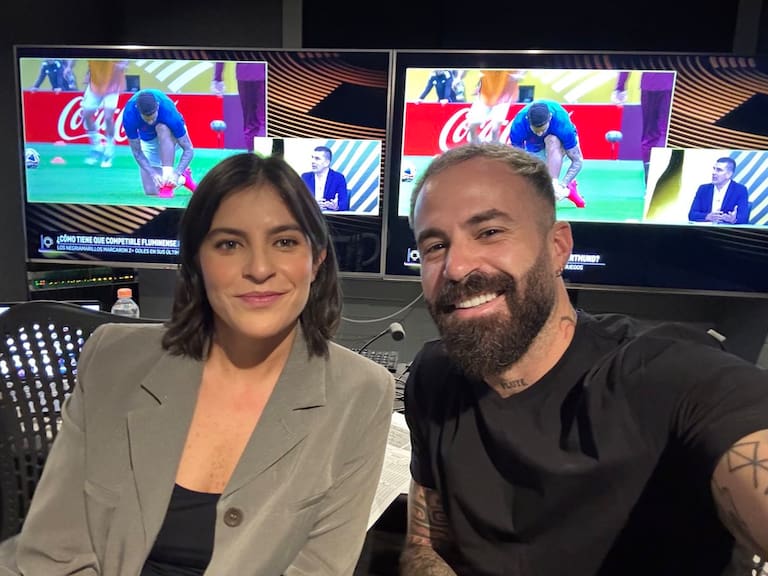 Marc Crosas y Lola del Carril ya no esconden su coqueteo en plenos juegos del Mundial de Clubes, te dejamos el video