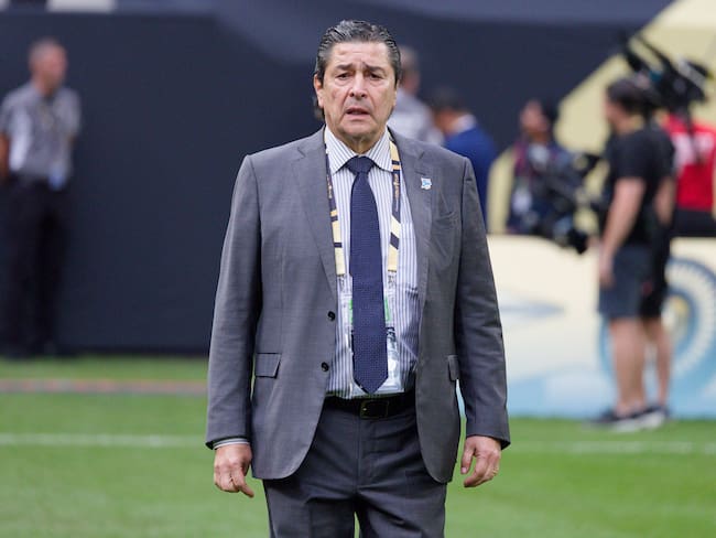 Luis Fernando Tena seguirá como técnico de la Selección de Guatemala pese a rumores y preocupación por su salud
