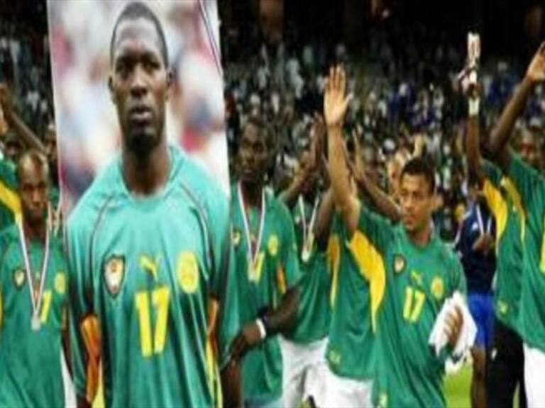 Homenaje a Marc Vivien Foé, durante la ceremonia de la Confederaciones del 2003. Foto: Twitter