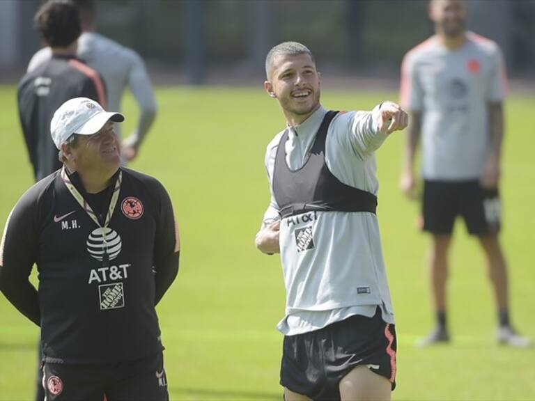 Miguel Herrera y Guido Rodríguez. Foto: Mexsport