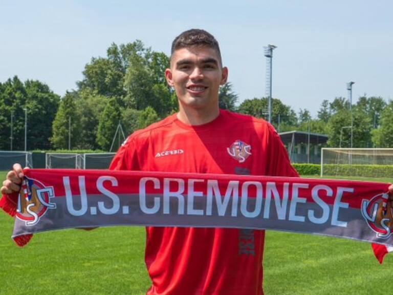 Johan Vásquez deja al Genoa / Cortesía @USCremonese