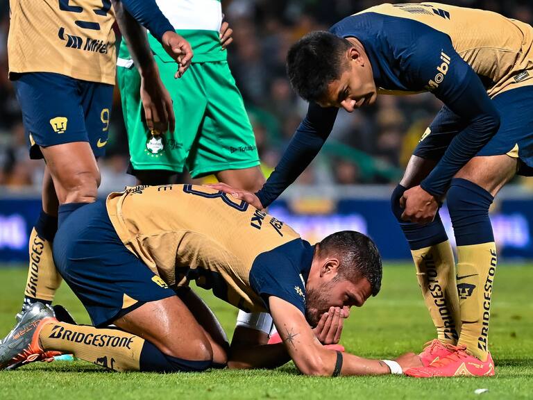 Rafa Puente sufrió su primera derrota al frente de los pumas, mientras que Santos sumó sus primeros tres puntos del torneo.