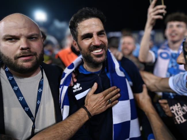 Cesc Fábregas celebra milagroso ascenso del Como a la Serie A: “Como lo prometí, ¡nos vamos a Ibiza!”