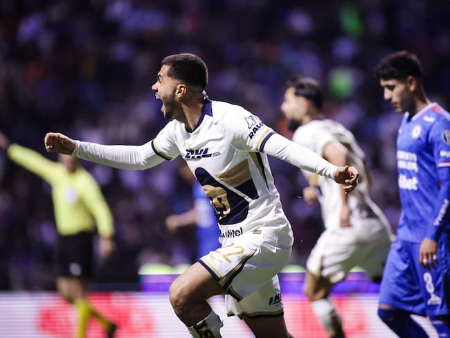 Pumas remonta ante Cruz Azul y logra colarse al Play-In
