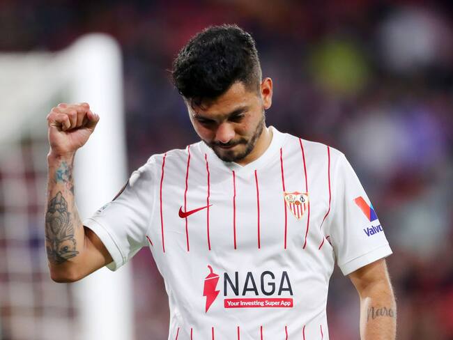 Tecatito Corona hace doblete con el Sevilla VIDEO