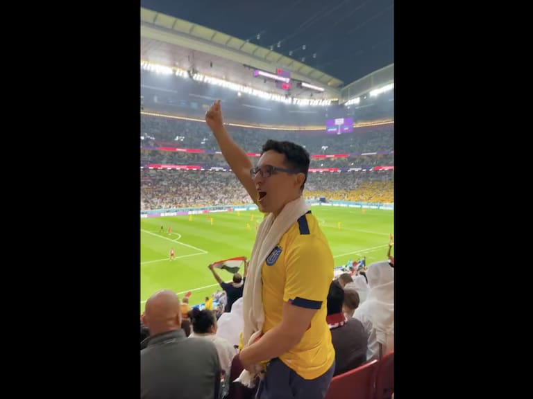 Aficionado de Ecuador hizo enojar a fans de Qatar.