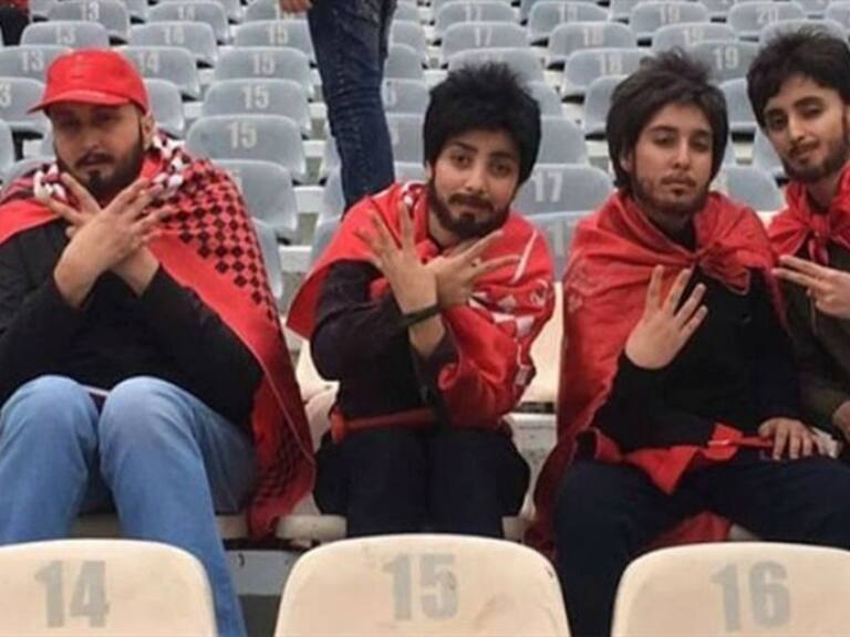 Aficionadas en el juego del Persépolis. Foto: Twitter