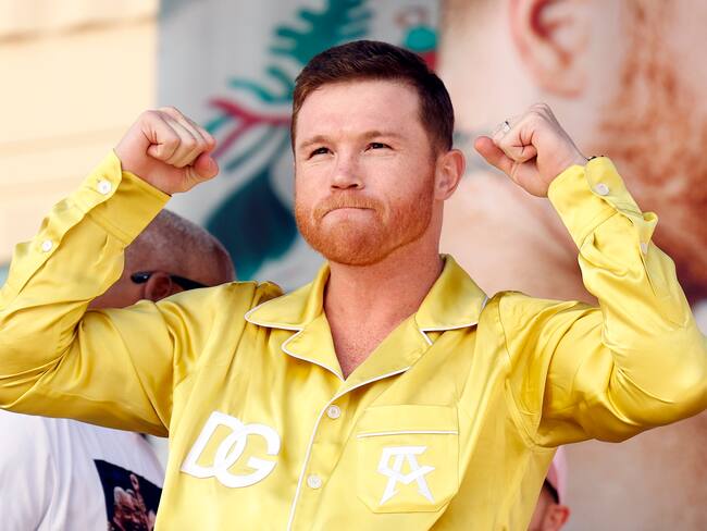 Canelo Álvarez podría regresar a PBC, considerando pelear con Munguía en mayo