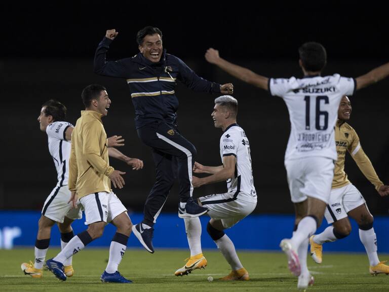 Raúl Alpizar se queda como DT interino de Pumas