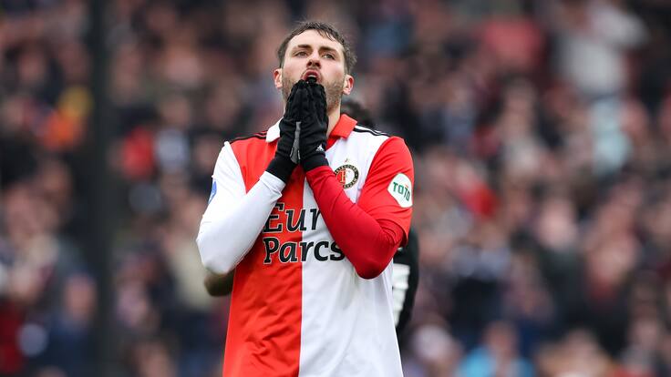 Santiago Giménez no irá al Nottingham Forest; Feyenoord rechazó 30 millones por el mexicano