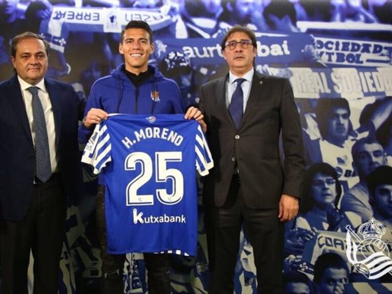 Héctor Moreno presentado con la Real Sociedad. Foto: Twitter Real Sociedad
