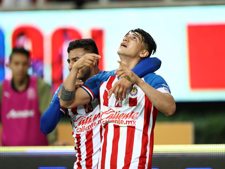 Alan Pulido no le cierra las puertas a Chivas para un posible regreso