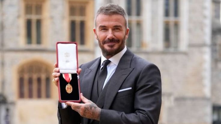 David Beckham recibe el título de Caballero del Imperio Británico de manos del rey Carlos lll