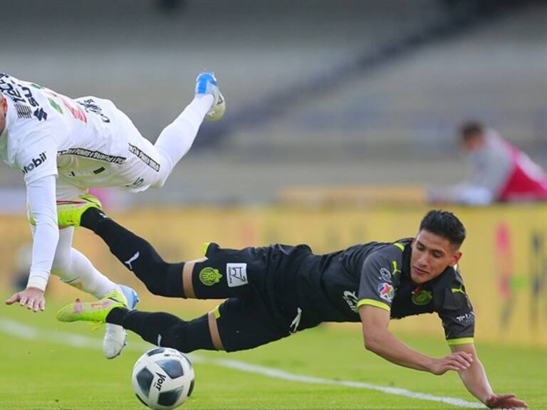 Pumas vs Chivas . Foto: getty