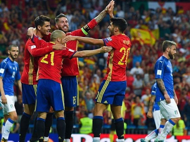España derrota 3-0 a Italia