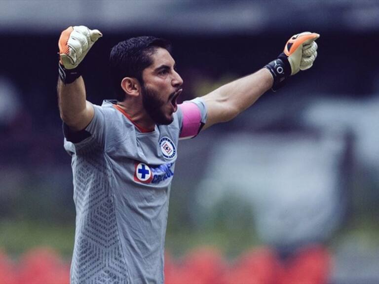 Jesús Corona estaría de vuelta con Cruz Azul Foto: Twitter, Cruz Azul