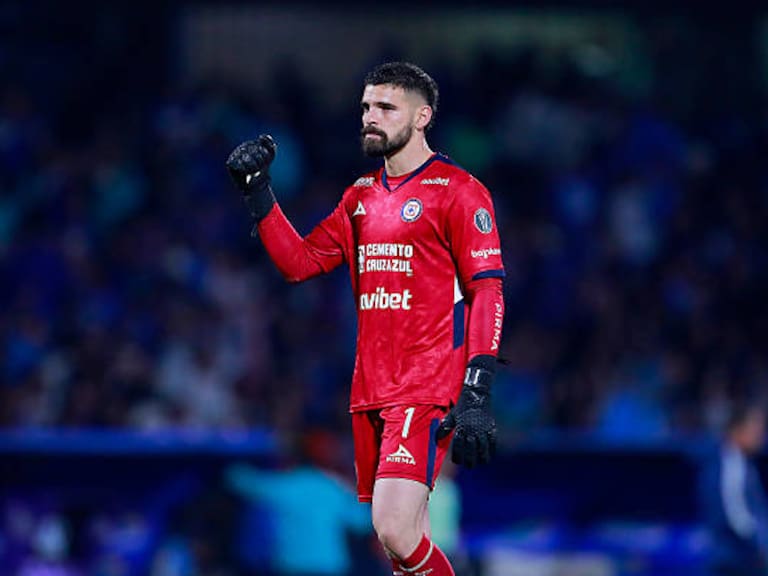 Andrés Gudiño asume el reto de defender el arco cementero en la Liguilla, tras la lesión de Kevin Mier