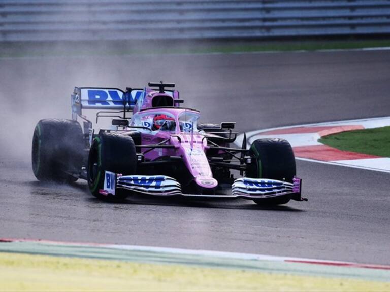 Sergio Pérez conduciendo . Foto: Getty Images