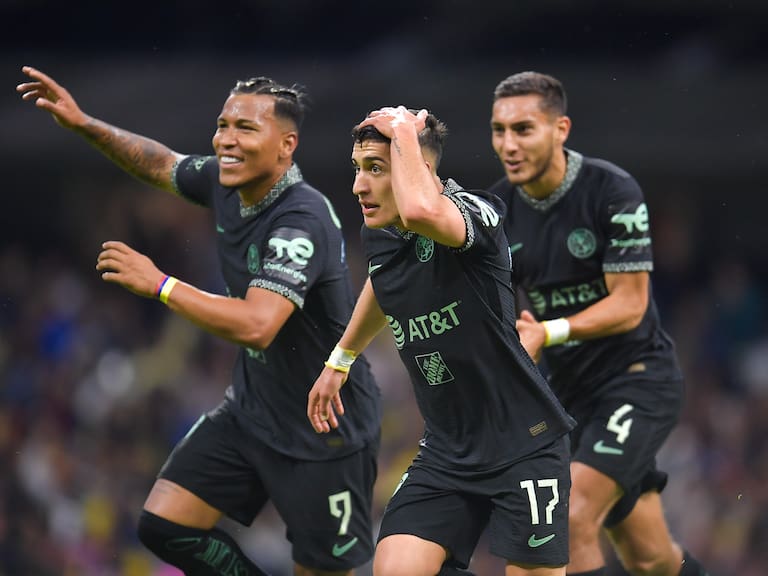 during the game America vs Leon, corresponding to day 15 of the Torneo Clausura Grita Mexico C22 of Liga BBVA MX, at Azteca Stadium, on April 20, 2022.
<br><br>
durante el partido America vs Leon, correspondiente a la jornada 15 del Torneo Clausura Grita Mexico C22 de la Liga BBVA MX, en el Estadio Azteca, el 20 de Abril de 2022.