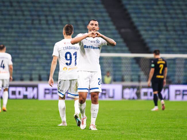 Luis Chávez anota su primer gol con el Dinamo de Moscú