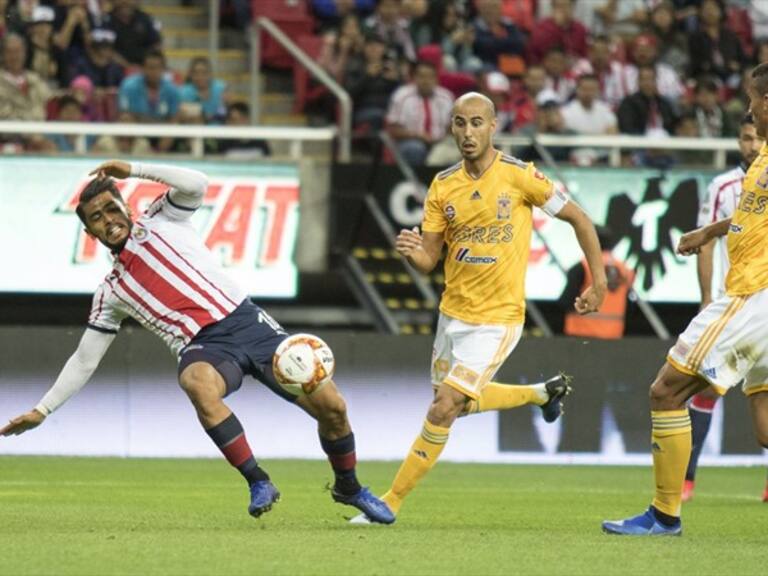 Tigres vs Chivas. Foto: Mexsport