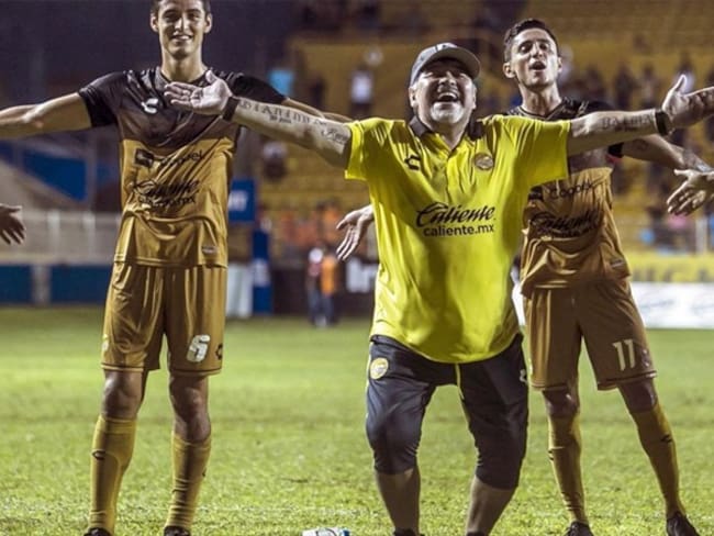 Maradona invicto como local