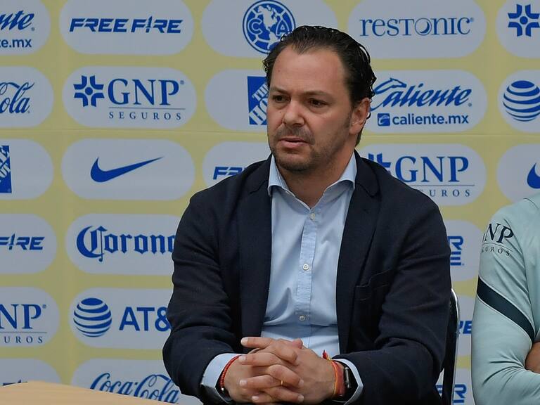 Santiago Baños quiere que Guillermo Ochoa renueve con las Águilas