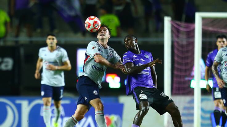 Cruz Azul perdona al Mazatlán y le entrega el liderato en bandeja de plata a las Chivas