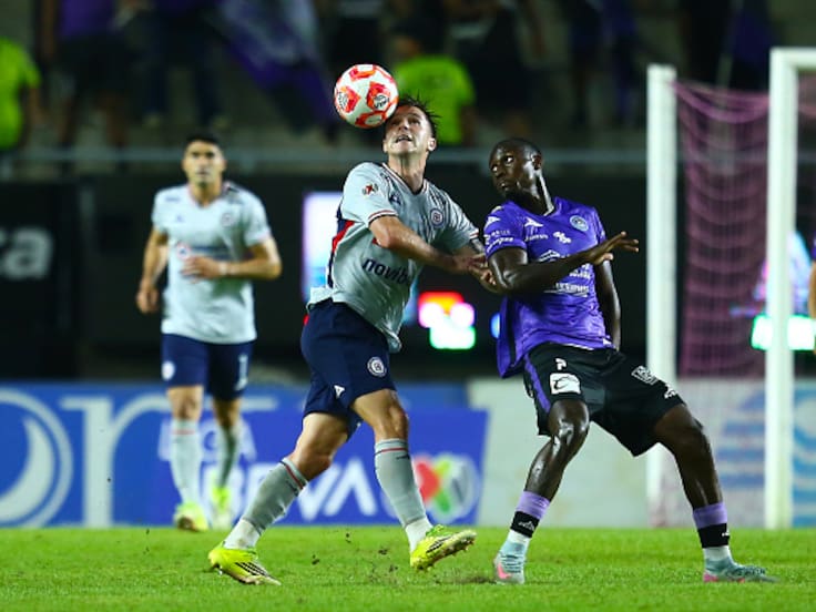Cruz Azul perdona al Mazatlán y le entrega el liderato en bandeja de plata a las Chivas