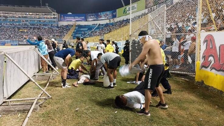 Suspenden el torneo de futbol de El Salvador por la tragedia del Cuscatlán