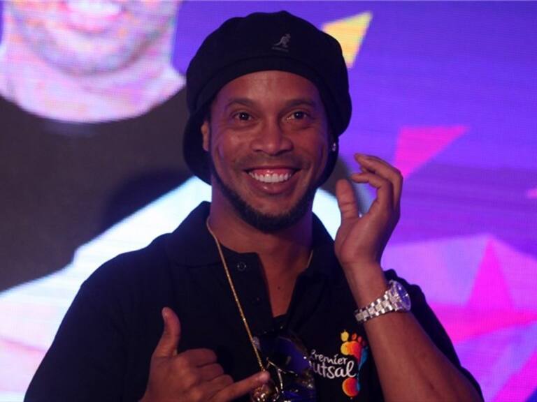 Ronaldinho Gaucho en una presentación de futbol sala . Foto: