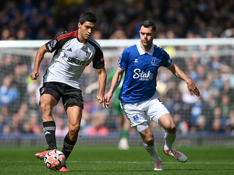 Raúl Jiménez con Fulham vs Everton
