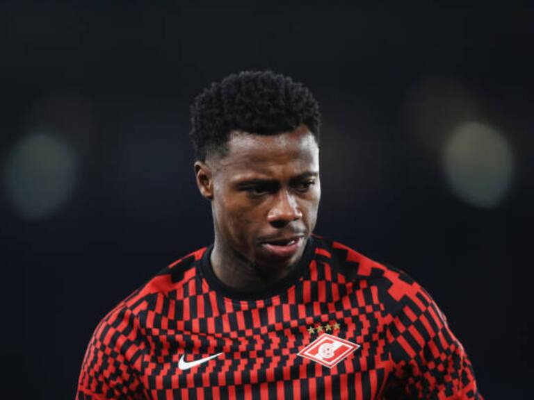Quincy Promes fue sentenciado a 18 meses de prisión por haber apuñalado a su primo en 2020.