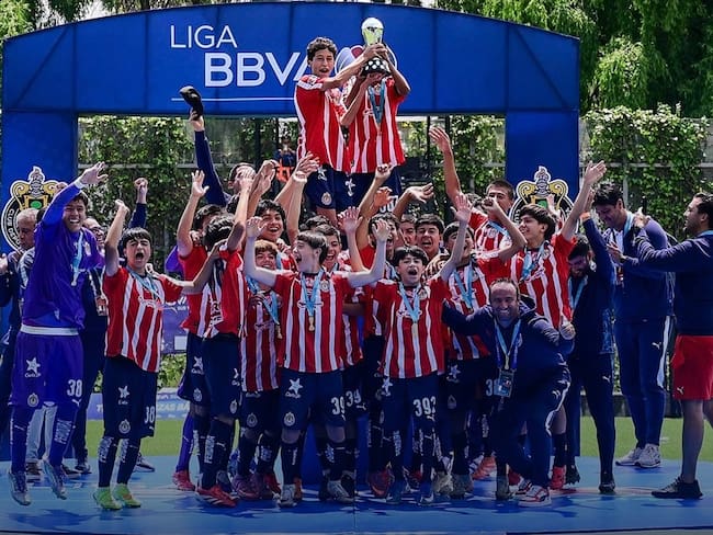 Chivas es campeón del Torneo Primavera 2026 Sub-14 tras vencer a Pachuca