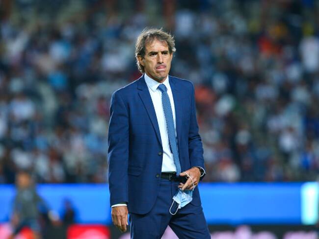 Pachuca respalda Guillermo Almada: “Para nosotros eres el mejor técnico del mundo”