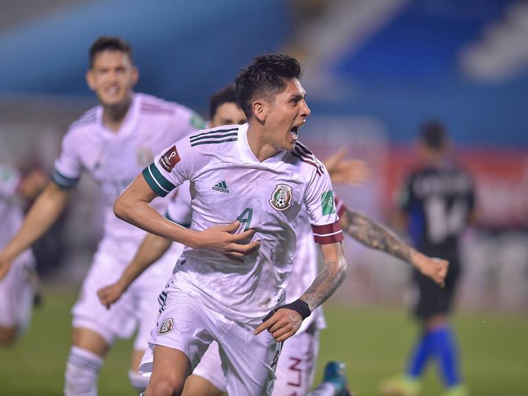 Edson Álvarez marcó el gol de la victoria.