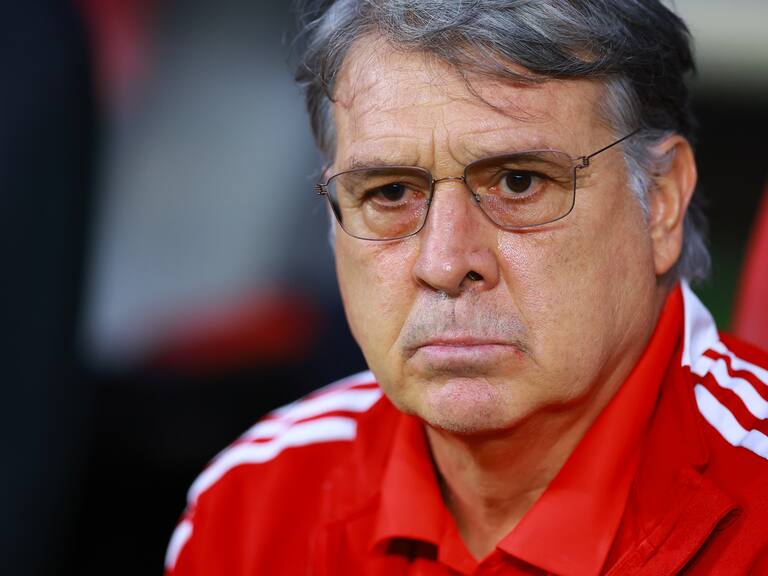 MEXICO CITY, MEXICO - MARCH 30: Gerardo Martino, head coach of Mexico looks on during the match between Mexico and El Salvador as part of the Concacaf 2022 FIFA World Cup Qualifiers at Azteca Stadium on March 30, 2022 in Mexico City, Mexico. (Photo by Hector Vivas/Getty Images)