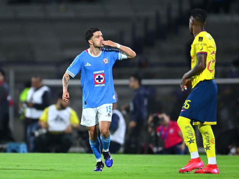 Jose Rivero celebrates his goal 1-0 of Cruz Azul during the Semi-Final first leg match between Cruz Azul and America as part of the Liga BBVA MX, Torneo Clausura 2025 at Olimpico Universitario Stadium on May 15, 2025 in Mexico City, Mexico.