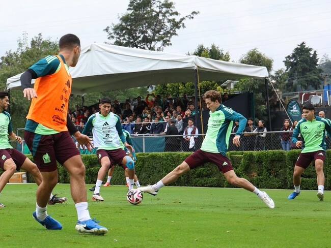 Selección Mexicana: Jugadores conviven con la afición en el CAR; ¡Buscan reconciliación!