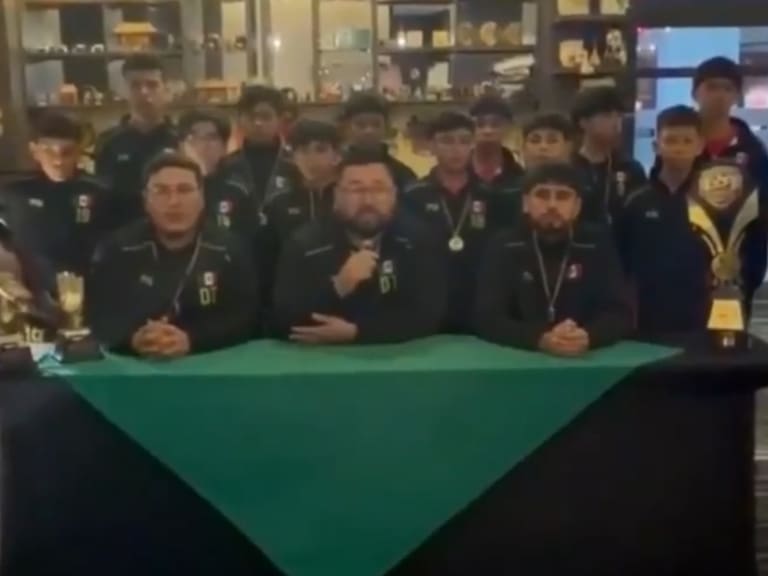 Equipo infantil mexicano de futsal queda varado en Colombia tras terremoto de 7.4