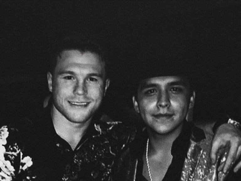 Nodal junto al Canelo Álvarez. Foto: Twitter