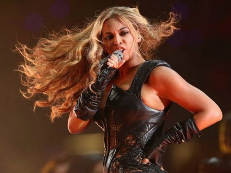 Beyoncé actuó en el show de medio tiempo del Super Bowl celebrado en 2013. Foto: Especial