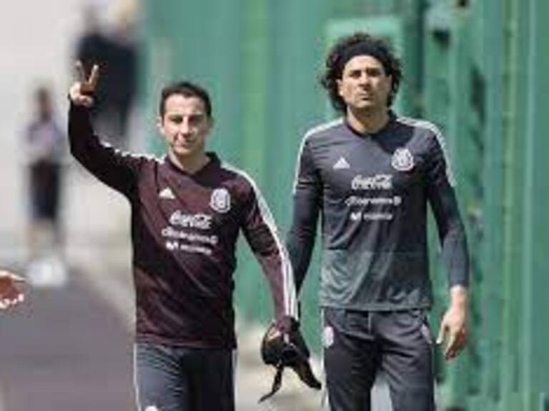 Ochoa y Guardado, los dos capitanes de la Selección.