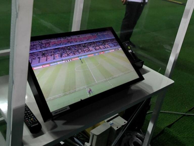 VAR          . Foto: W Deportes